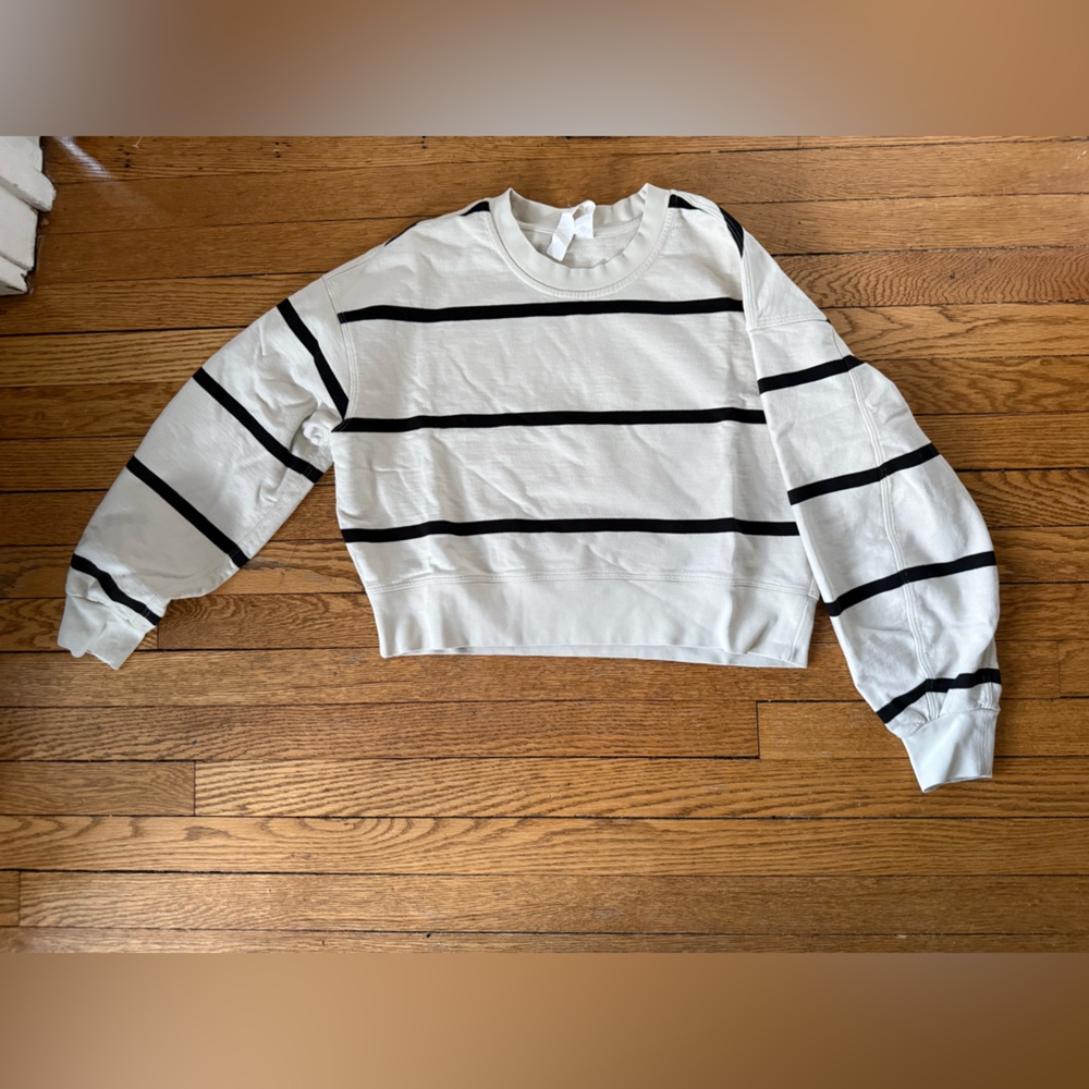 Lululemon Athletica Perfectly Oversized Cropped Crew Stripe - Size 4